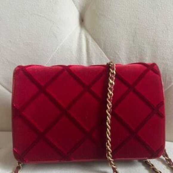 Chanel Velvet WOC crossbody Flap Bag - Picture 2 of 5